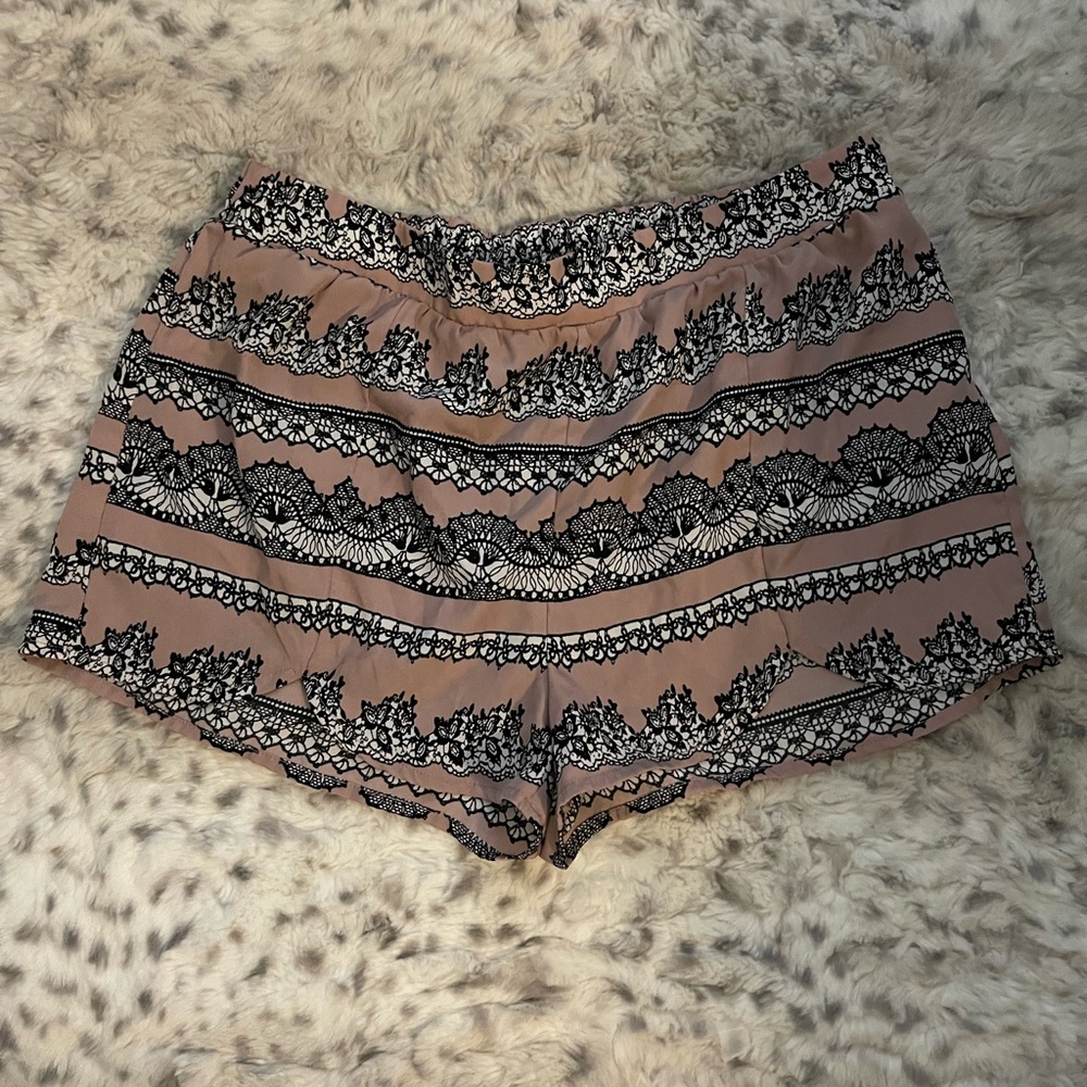 Forever 21 Lace Patterned Pink and Black Shorts size M